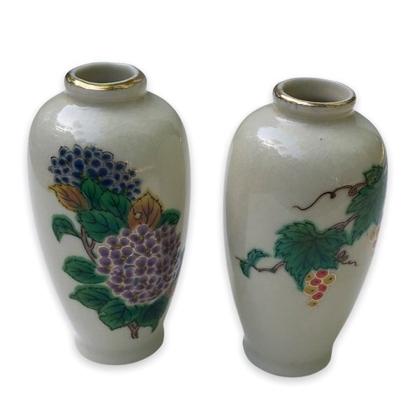 Vintage Homco Japan Mini Flower Vases Pair of 2 Grapevine and Floral Designs - Picture 2 of 8